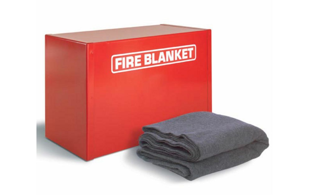 How to Use a Fire Blanket